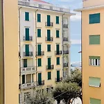 Διαμέρισμα Hostdomus - Rooftop Finalpia