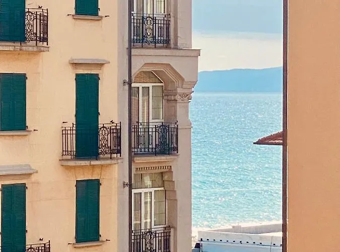 Hostdomus - Rooftop Finalpia